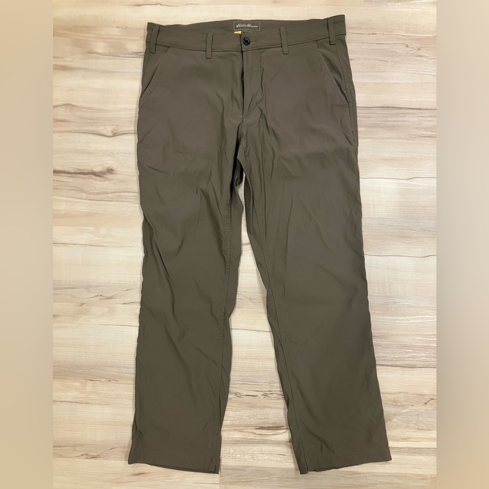 Men's Eddie Bauer Horizon Guide Chino Pants (Olive)